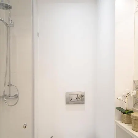 Santos Cozy With Ac And Terrace Lisboa