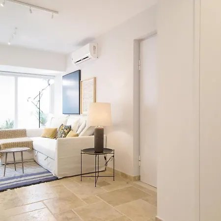 Appartamento Santos Cozy With Ac And Terrace Lisbona