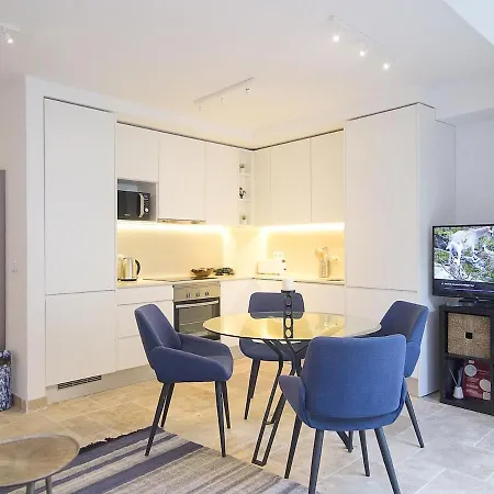 Appartamento Santos Cozy With Ac And Terrace Lisbona